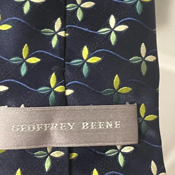 Men’s Geoffrey Beene Tie - Picture 2 of 6